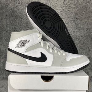 Authentic - AIR JORDAN 1 MID - Grey Fog - Black/White - 7.5US - New with Box